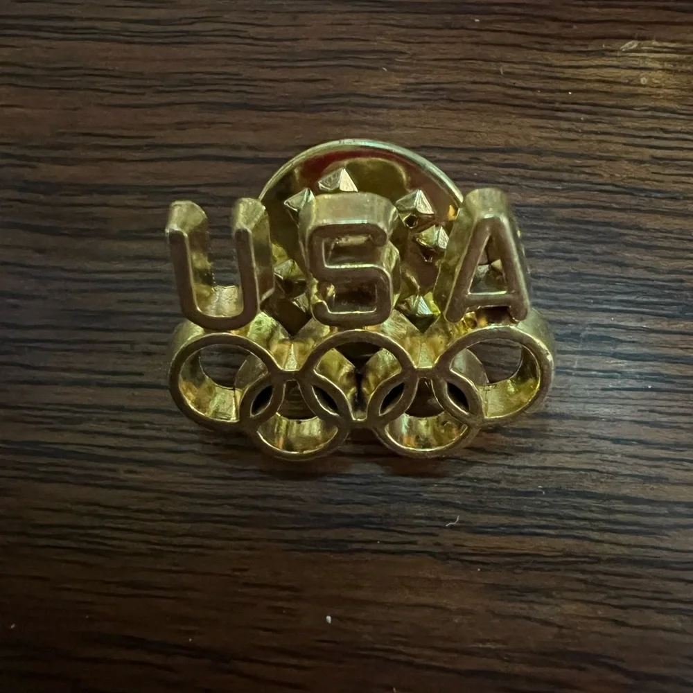 Vintage Gold Tone USA Olympic Team Lapel Pin
